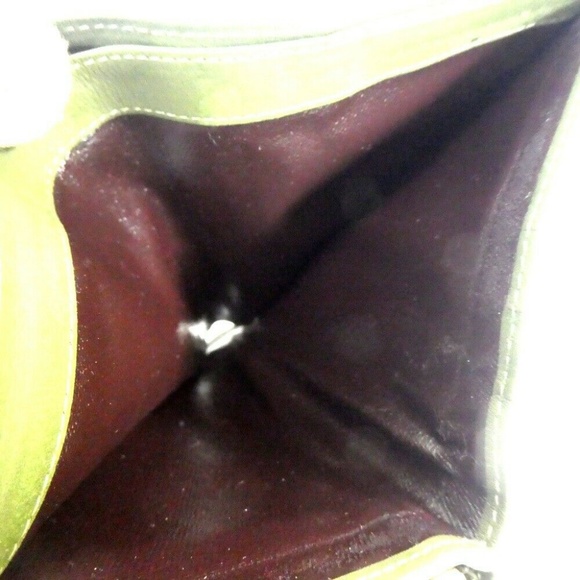 GIVENCHY Vintage Chain handle green Leather clutch - Picture 6 of 8